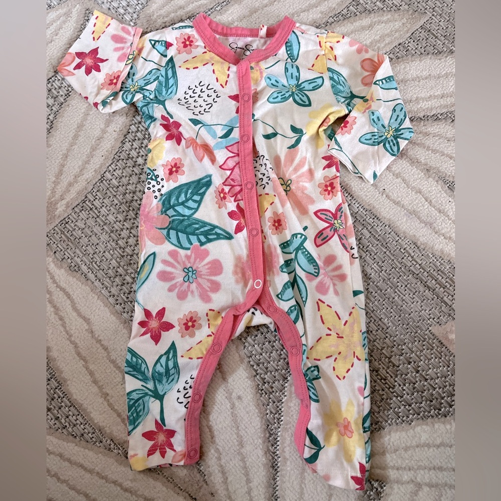 ⭐️ 5/$25⭐️ Jessica Simpson White Pink Floral Onesie Bodysuit 3-6M